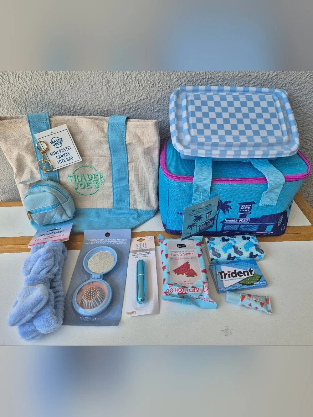💙Trader Joe's Mini Gift Bag Set💙 - Picture 1 of 1